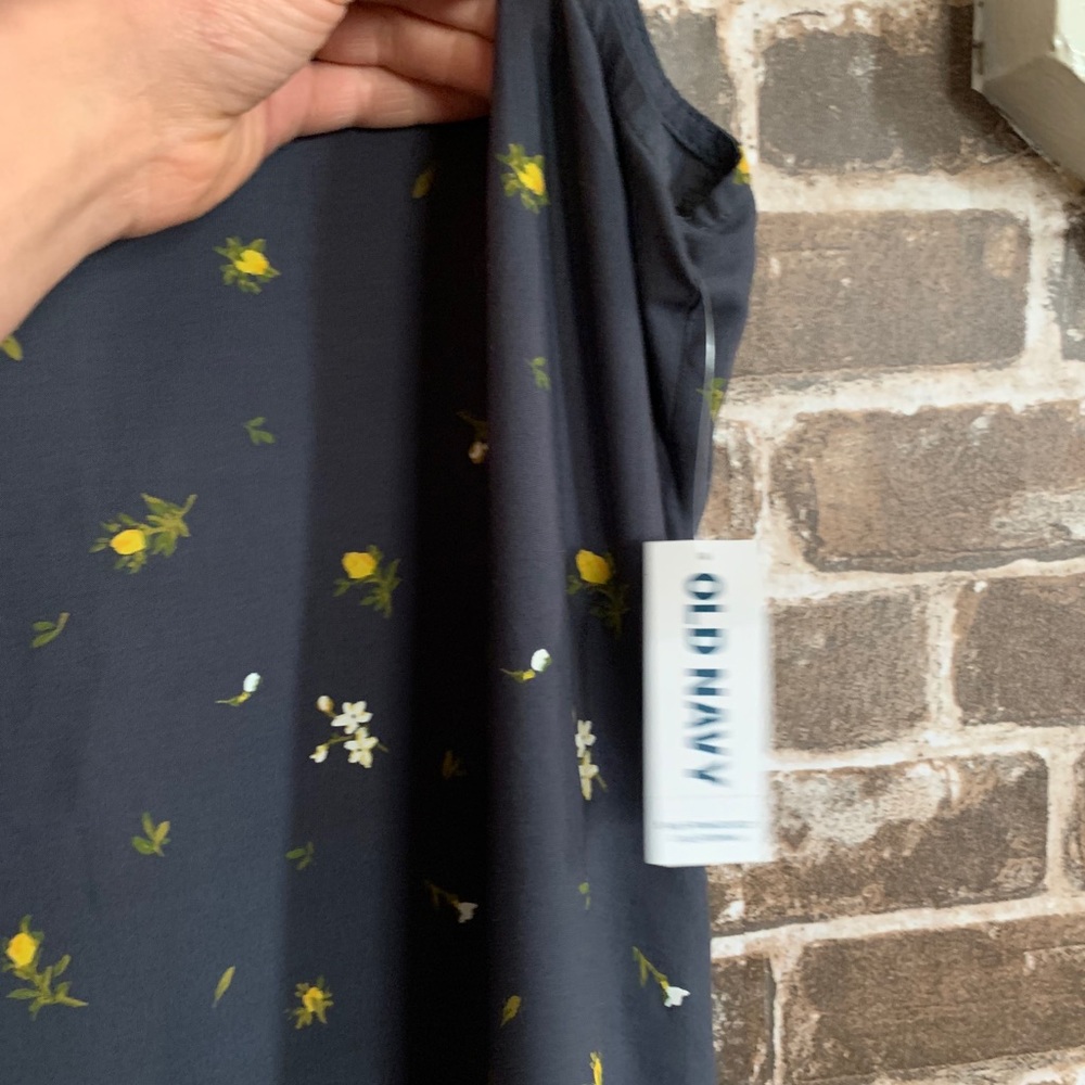Women’s old navy floral dress NWT - Picture 3 of 4
